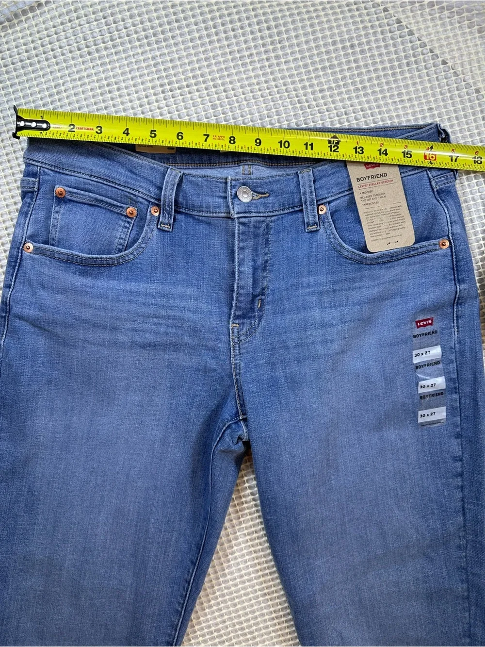 Levi’s Stellar Stretch Boyfriend Mid Rise Jean Size 30 NEW NWT
